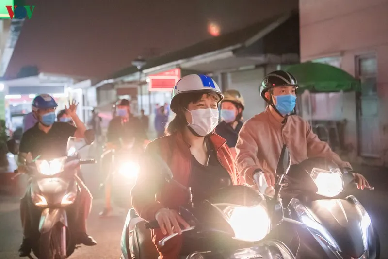 bệnh viện bạch mai dỡ bỏ hàng rào cách ly, y bác sĩ vỡ òa hạnh phúc hình 22 benh vien bach mai do bo hang rao cach ly, y bac si vo oa hanh phuc hinh 22