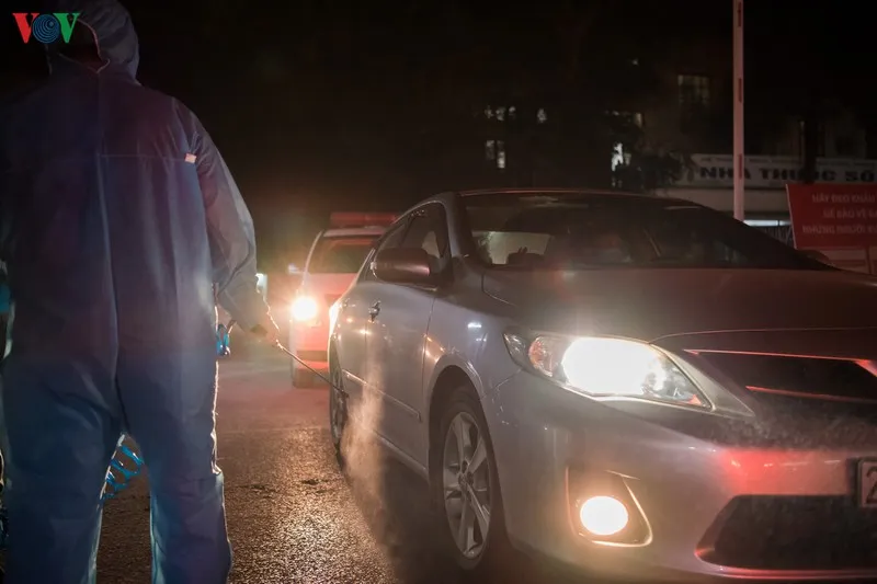 bệnh viện bạch mai dỡ bỏ hàng rào cách ly, y bác sĩ vỡ òa hạnh phúc hình 24 benh vien bach mai do bo hang rao cach ly, y bac si vo oa hanh phuc hinh 24