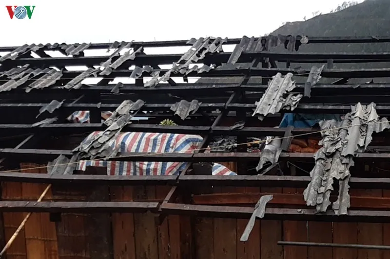 mưa đá, dông lốc kinh hoàng ở tây bắc, 4 người thiệt mạng hình 2 mua da, dong loc kinh hoang o tay bac, 4 nguoi thiet mang hinh 2