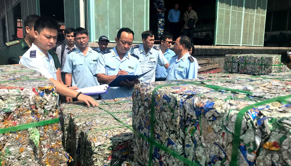 Khó tái xuất hàng phế liệu ảnh 1 Khó tái xuất hàng phế liệu ảnh 1