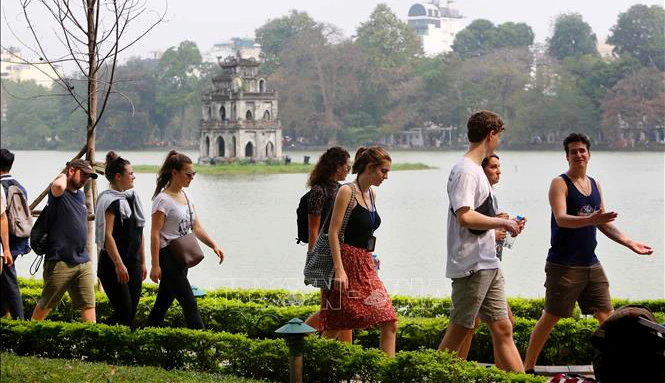 San sẻ cái tình trong lúc khó