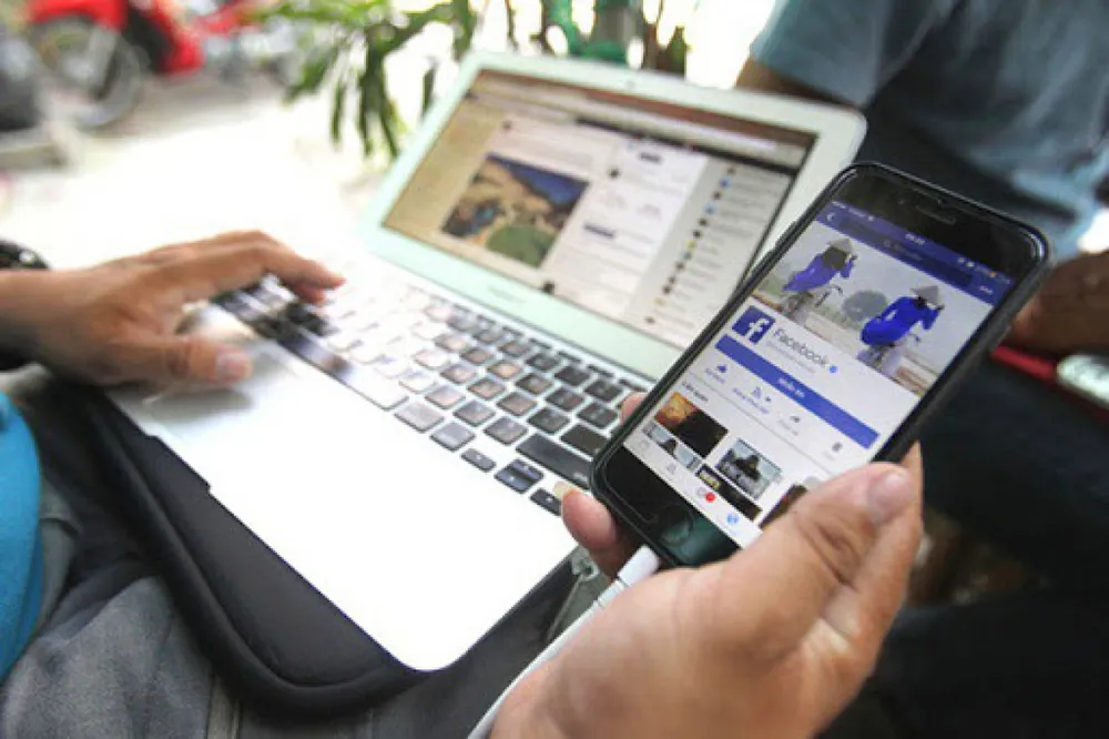 Cách nào để thu thuế thu nhập từ Facebook, google, Netflix? ảnh 2 Các tổ chức, cá nhân có hoạt động TMĐT thường là các giao dịch điện tử nên cơ quan thuế gặp khó khăn trong việc thu thập dữ liệu (Ảnh minh họa: KT)