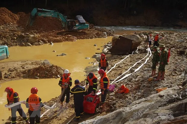 Sạt lở Rào Trăng 3: Bàn phương án tìm kiếm 11 nạn nhân giai đoạn tới hình ảnh 1 Sat lo Rao Trang 3: Ban phuong an tim kiem 11 nan nhan giai doan toi hinh anh 1