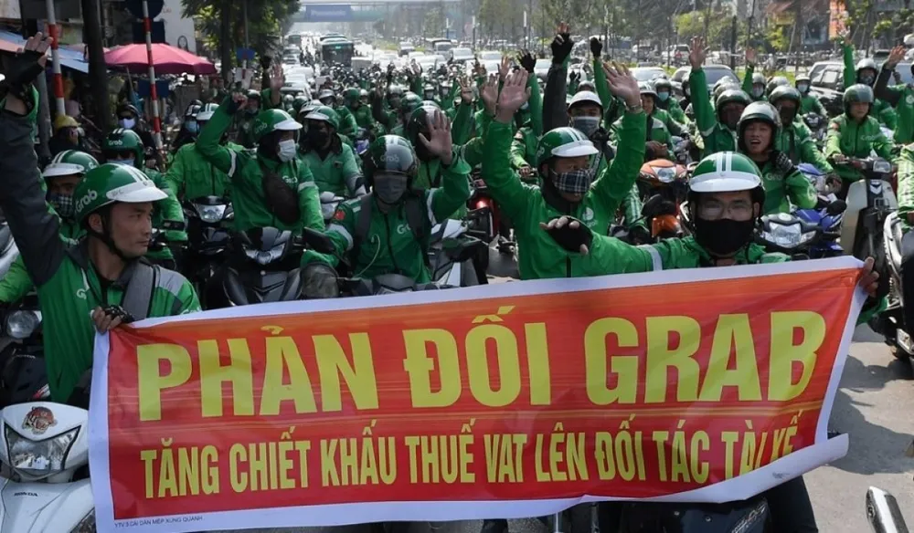 Tổng cục Thuế yêu cầu Grab giải trình về việc tăng cước, phí lên lái xe ảnh 1 Grab phải chịu trách nhiệm và phải giải trình về việc viện cớ Nghị định 126/2020 để tăng cước (Ảnh: KT)