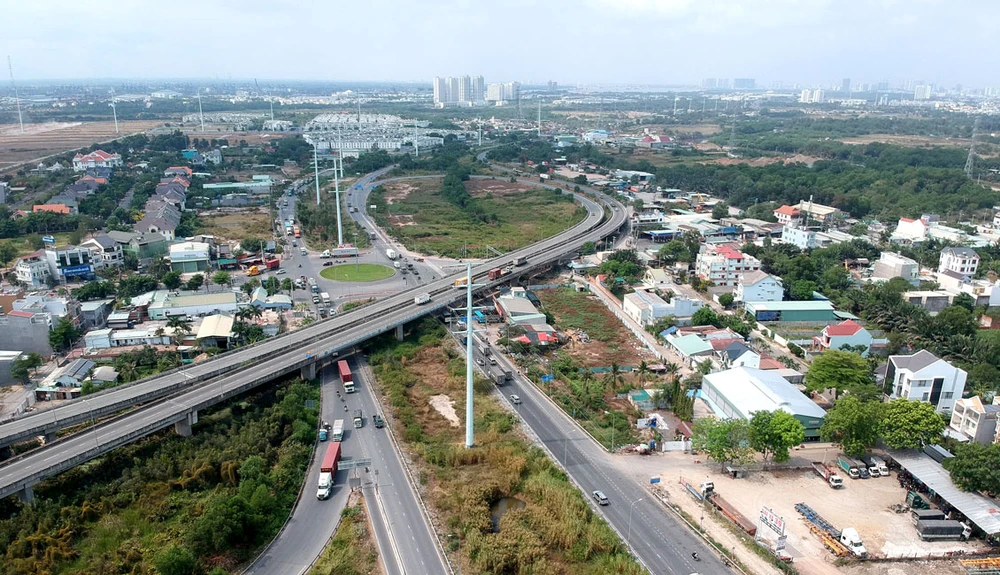 Vành đai 2 chưa biết khi nào sẽ được khép kín Ảnh: CAO THĂNG