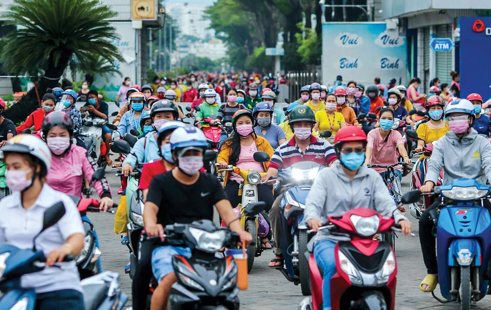 Tập trung quá nhiều ngành công nghiệp thâm dụng lao động sẽ khó giải được bài toán nhà ở công nhân ở các đô thị lớn.