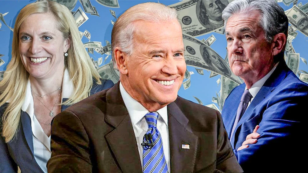 Tổng thống Biden (giữa) và ông Jerome Powell cùng bà Lael Brainard.