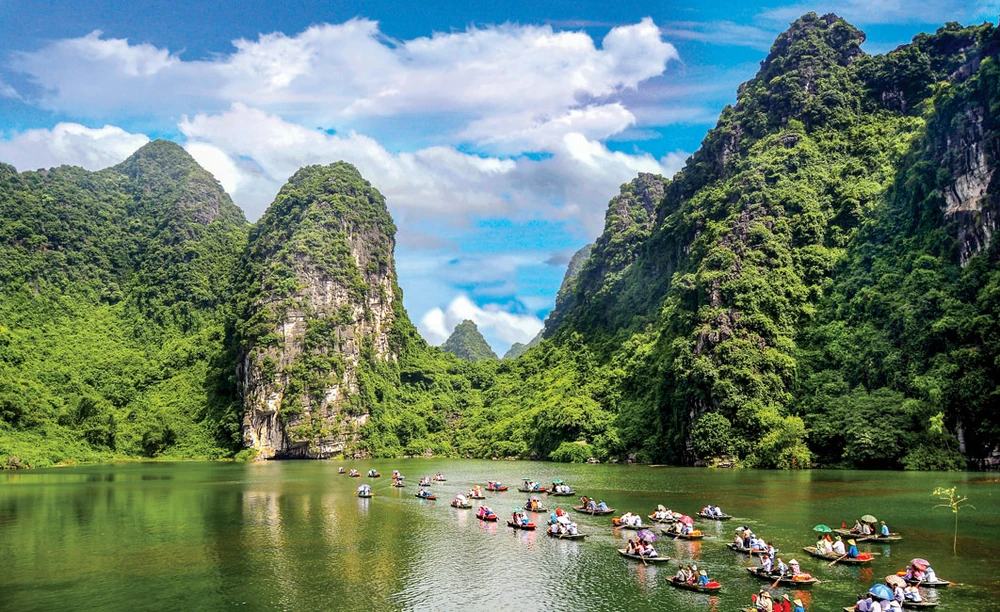 Sau nhiều chật vật vì dịch, ngành du lịch đang tất bật cho mùa Tết Nguyên đán nhiều hy vọng. 