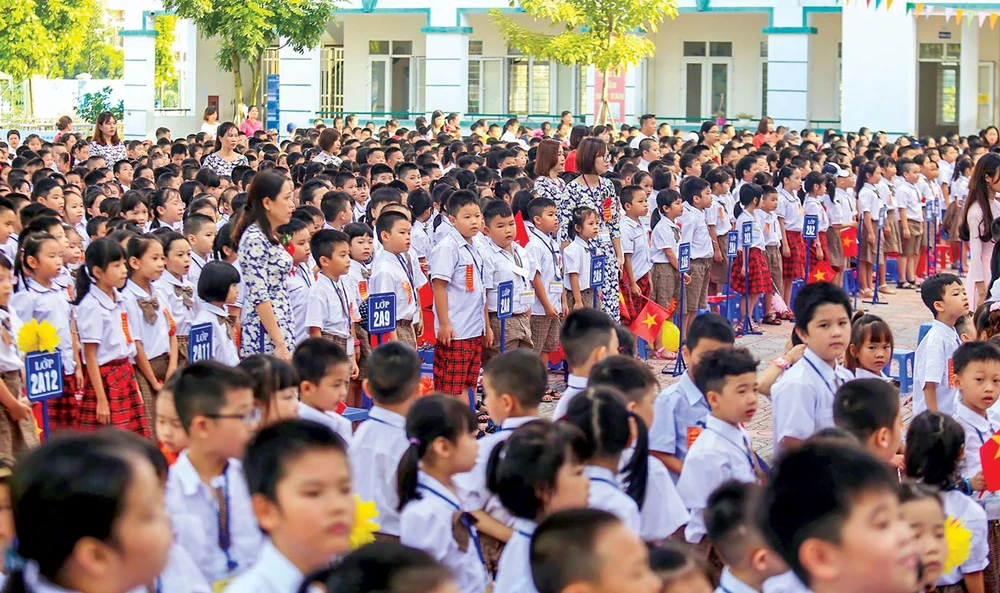 Hầu hết các trường trong nội thành đều quá tải.