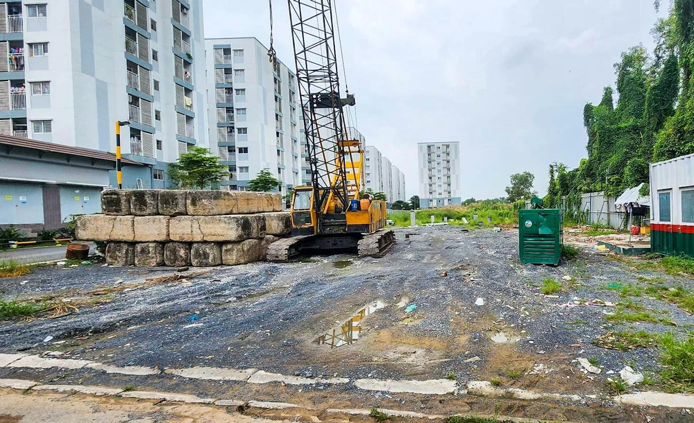 Nhiều dự án NơXH triển khai động thổ xong rồi để đó vì vướng pháp lý.