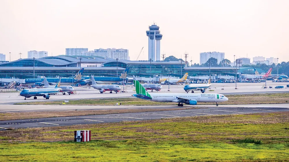Sân bay Tân Sơn Nhất sẽ mở rộng trong năm 2023. Sân bay Tân Sơn Nhất sẽ mở rộng trong năm 2023.