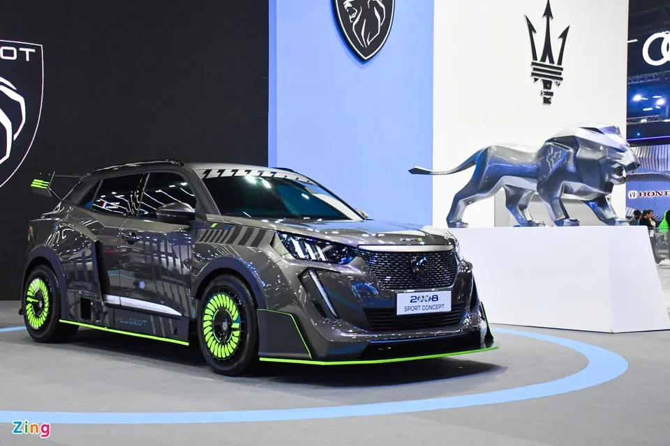 Triển lãm Bangkok International Motor Show 2023 có sự xuất hiện của khá nhiều mẫu xe, từ các dòng xe mới đến những phiên bản concept lạ mắt. Tại gian trưng bày của Peugeot, 2008 Sport Concept là mẫu xe thu hút được nhiều sự chú ý của khách tham quan. Triển lãm Bangkok International Motor Show 2023 có sự xuất hiện của khá nhiều mẫu xe, từ các dòng xe mới đến những phiên bản concept lạ mắt. Tại gian trưng bày của Peugeot, 2008 Sport Concept là mẫu xe thu hút được nhiều sự chú ý của khách tham quan.