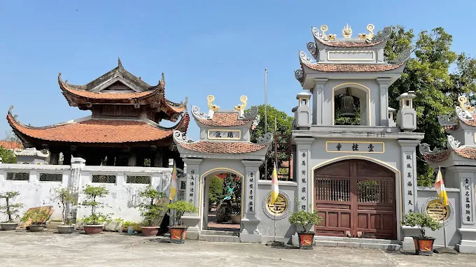 Chùa Nhất Trụ, xã Trường Yên, huyện Hoa Lư (Ninh Bình) nơi lưu giữ Cột kinh Phật hơn 1.000 năm qua. Chùa Nhất Trụ, xã Trường Yên, huyện Hoa Lư (Ninh Bình) nơi lưu giữ Cột kinh Phật hơn 1.000 năm qua.