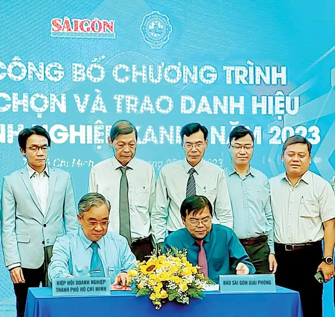 Lãnh đạo Báo Sài Gòn Giải Phóng và Hiệp hội Doanh nghiệp TPHCM ký thỏa thuận hợp tác tổ chức Chương trình Xét chọn và trao danh hiệu "Doanh nghiệp xanh" Lãnh đạo Báo Sài Gòn Giải Phóng và Hiệp hội Doanh nghiệp TPHCM ký thỏa thuận hợp tác tổ chức Chương trình Xét chọn và trao danh hiệu "Doanh nghiệp xanh"