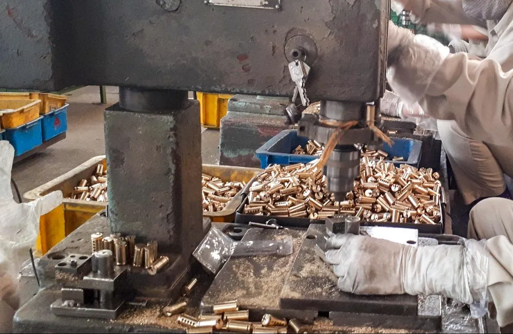 Công nghệ lạc hậu sẽ gắn với khí phát thải cao, tạo khó khăn cho TPHCM trong quá trình xanh hóa. Công nghệ lạc hậu sẽ gắn với khí phát thải cao, tạo khó khăn cho TPHCM trong quá trình xanh hóa.