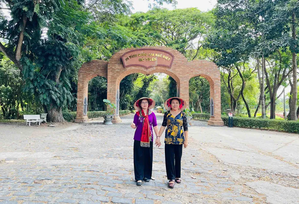 Cổng vào Khu Di tích Quốc gia đặc biệt Gò Tháp. Cong-khu-di-tich-Go-Thap.jpg