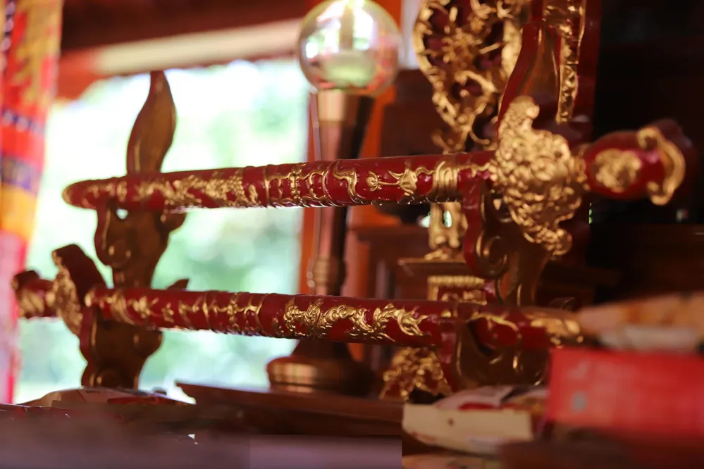 Den-Truc-guom-dao-2-tuong-Tran-(1).jpg