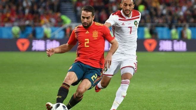 Hậu vệ Dani Carvajal (trái, Tây Ban Nha)