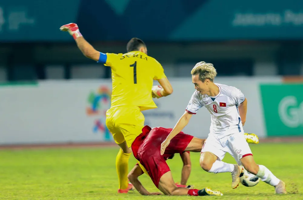 Ngày lịch sử của thể thao Việt Nam ở Asiad 2018: Điền kinh đoạt HCV, bóng đá vào bán kết ảnh 3