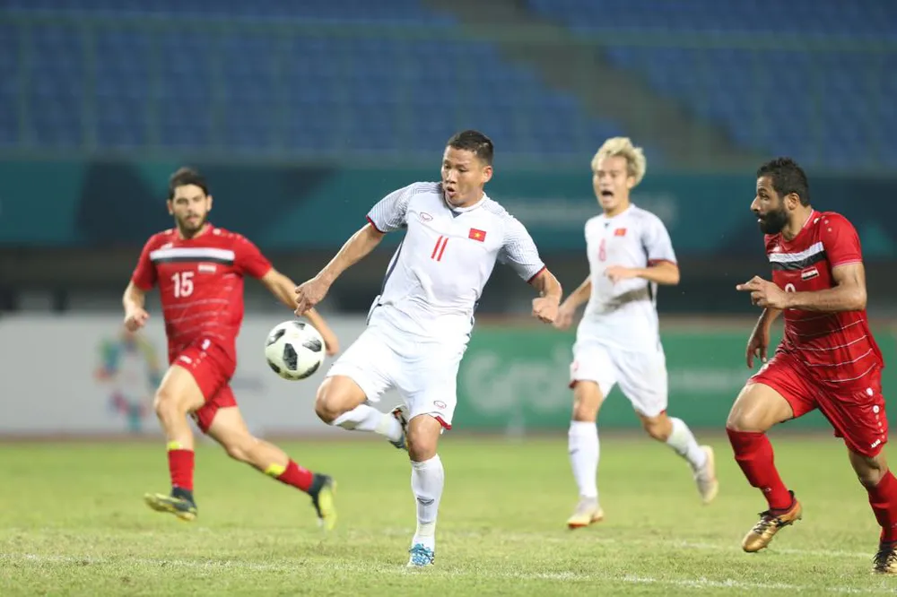 Ngày lịch sử của thể thao Việt Nam ở Asiad 2018: Điền kinh đoạt HCV, bóng đá vào bán kết ảnh 1