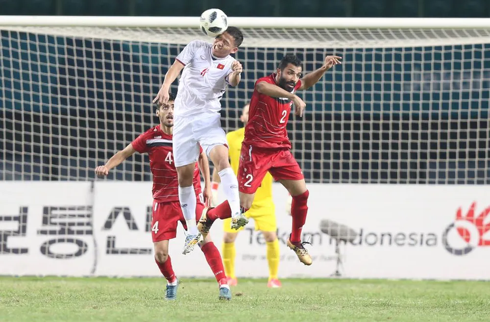 Ngày lịch sử của thể thao Việt Nam ở Asiad 2018: Điền kinh đoạt HCV, bóng đá vào bán kết ảnh 5