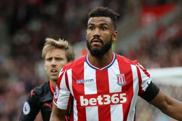 Tiền đạo Eric Maxim Choupo-Moting.
