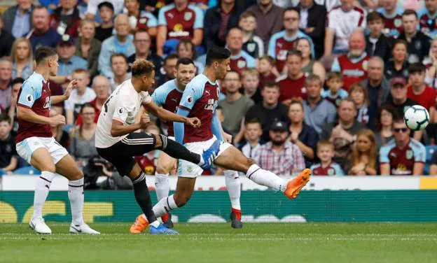 Burnley - Manchester United 0-2, Lukaku giải cứu Jose Mourinho ảnh 1