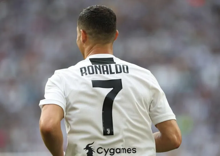 Hé lộ bảng lương Serie A, Ronaldo lãnh nhiều gấp 3 Higuain ảnh 1 Hé lộ bảng lương Serie A, Ronaldo lãnh nhiều gấp 3 Higuain ảnh 1