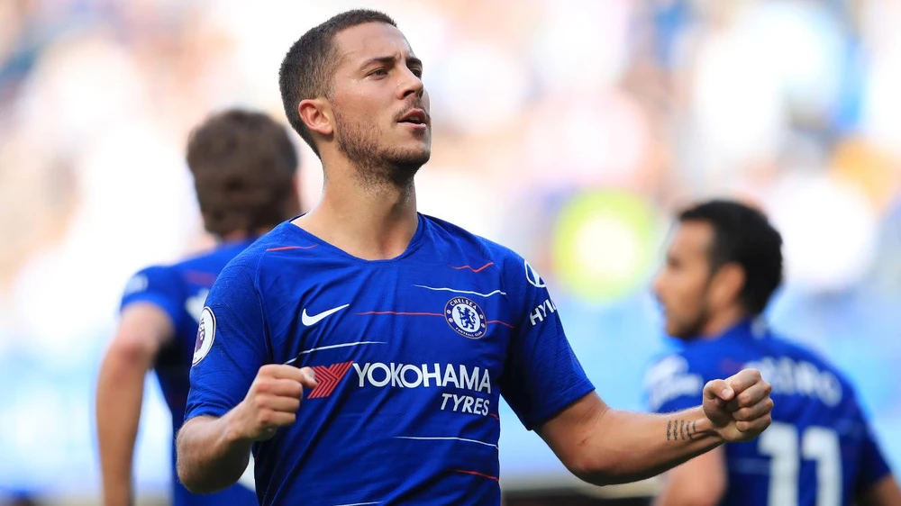 Eden Hazard tỏa sáng bằng hat-trick