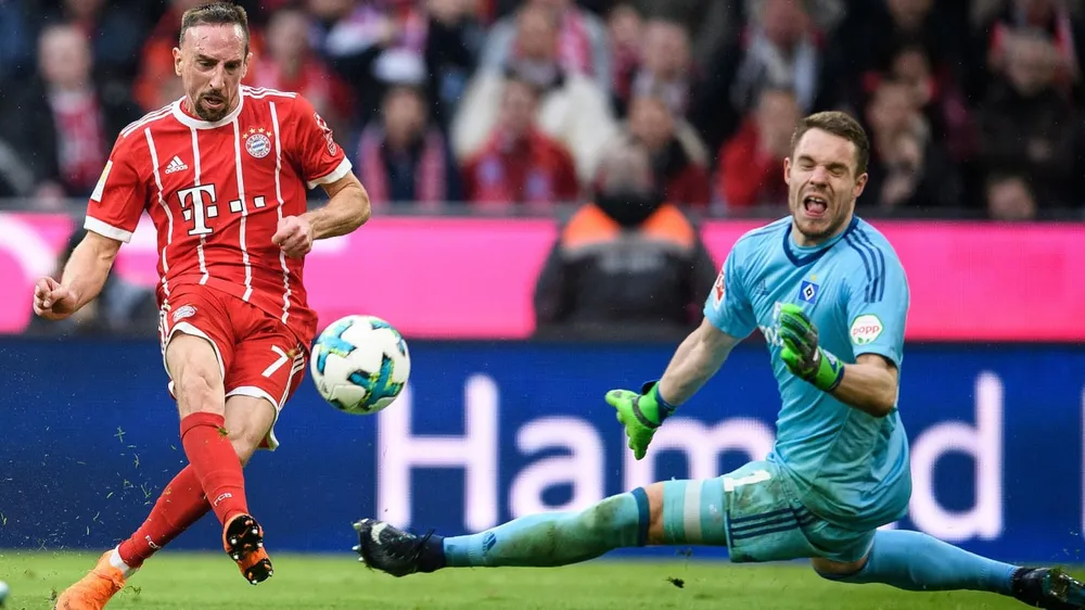 Franck Ribery (trái) sẽ gây sốic trên sân Benfica