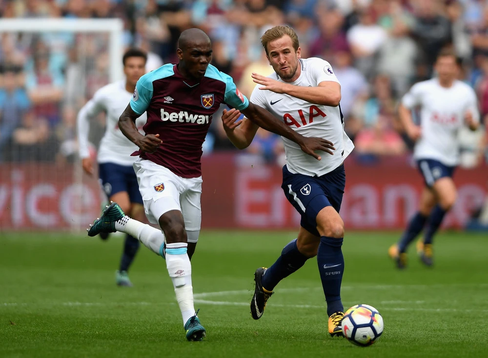 Harry Kane (Phải, Tottenham) đang chơi ở đỉnh cao phong độ