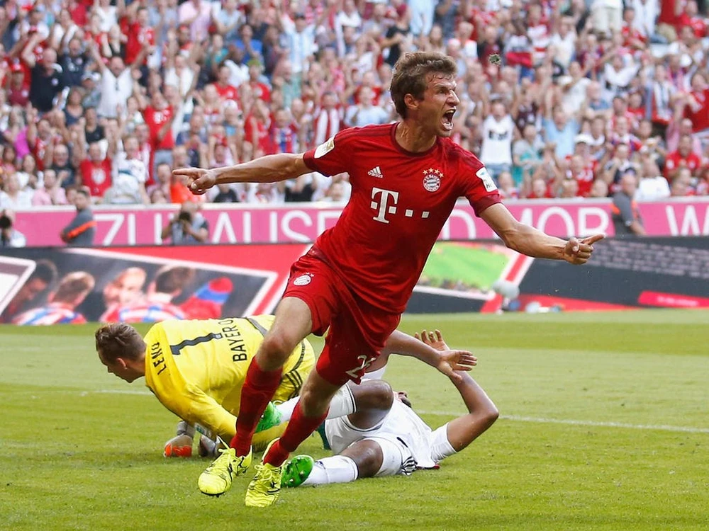 Thomas Mueller vẫn đ8ang khao khát ghi bàn cho Hum xám.