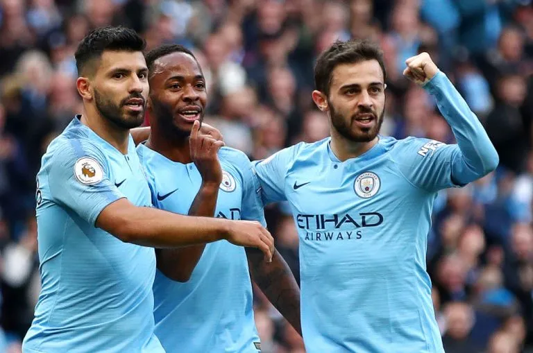 Bernardo Silva (phải) ăn mừng bàn thắng cùng Sergio Aguero và Raheem Sterling