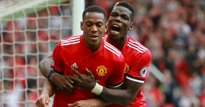 Anthony Martial (trái) và Paul Pogba đều đang chấn thương,