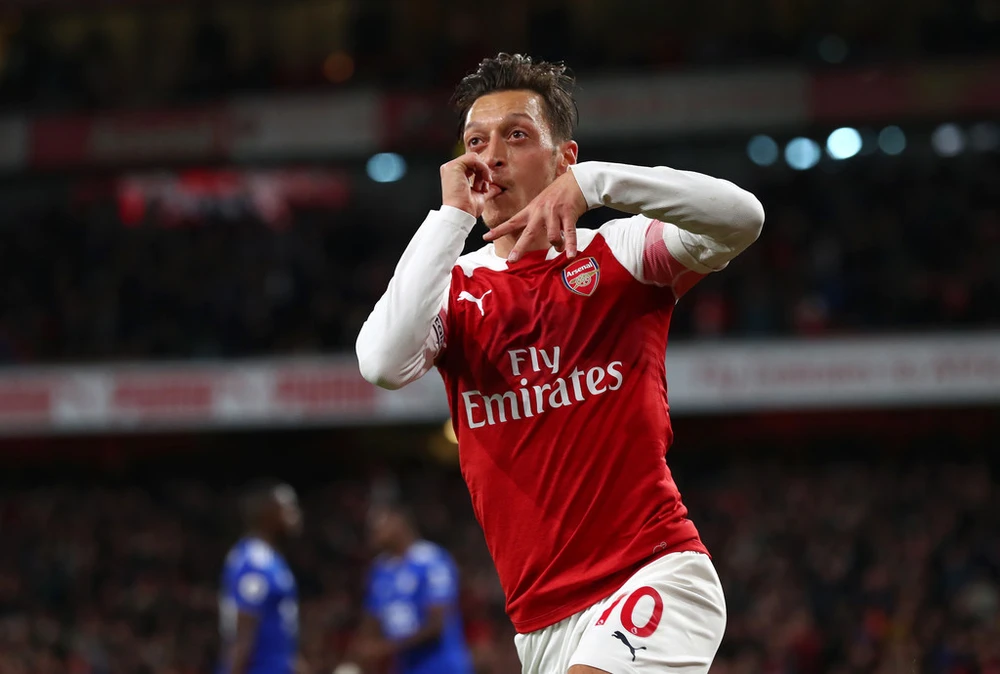 Mesut Oezil đã chọn Arsenal là nhà của mình