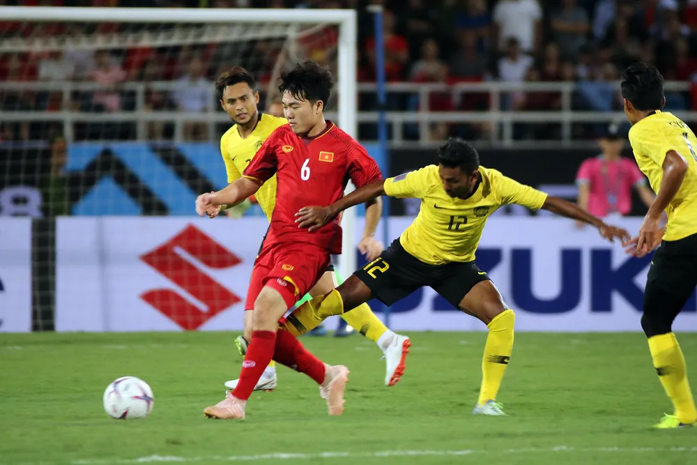 Việt Nam - Malaysia 2-0: Công Phượng tỏa sáng, Anh Đức góp công ảnh 15