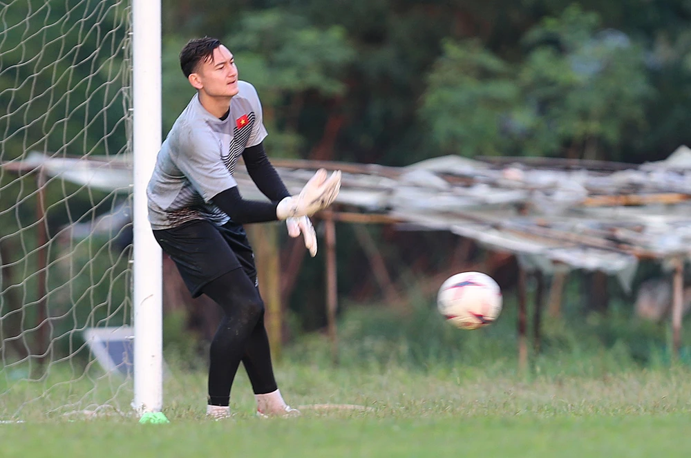 Đội tuyển Việt Nam suýt hủy buổi tập quan trọng ở Myanmar vì mưa to ảnh 8 Đội tuyển Việt Nam suýt hủy buổi tập quan trọng ở Myanmar vì mưa to ảnh 8