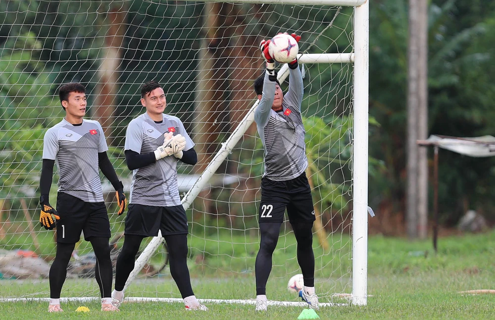 Đội tuyển Việt Nam suýt hủy buổi tập quan trọng ở Myanmar vì mưa to ảnh 9 Đội tuyển Việt Nam suýt hủy buổi tập quan trọng ở Myanmar vì mưa to ảnh 9