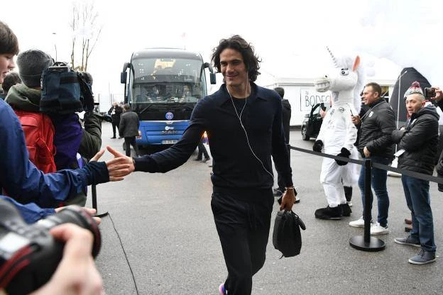 Edinson Cavani đi nghỉ ở Qatar cùng PSG