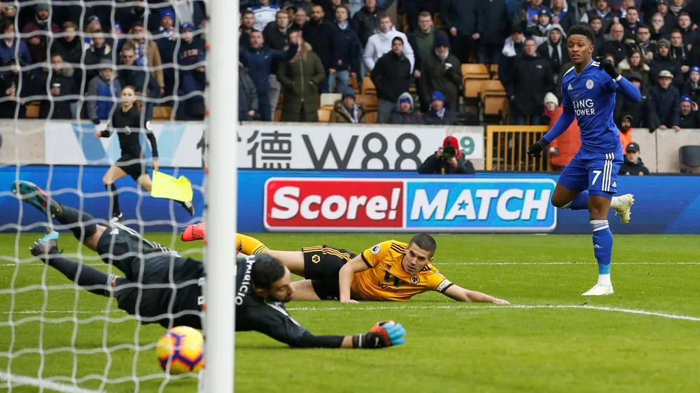 Wolves - Leicester City 4-3: Bầy sói nhấn chìm loài cáo ảnh 5