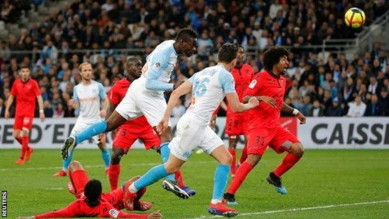 Phá lưới đội bóng cũ, Mario Balotelli chứng tỏ HLV Vieira sai lầm