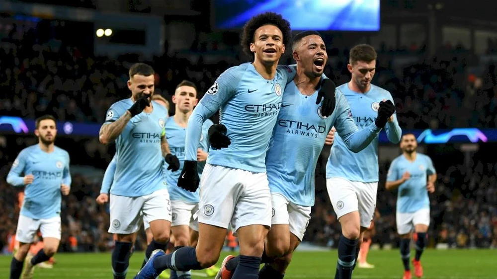 Các cầu thũ Man City ăn mừng thắng lợi