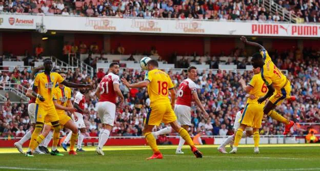 Arsenal - Crystal Palace 2-3: Benteke, Zaha và McArthur quật ngã Pháo thủ ảnh 7