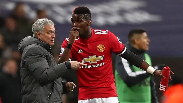 Jose Mourinho và Paul Pogba