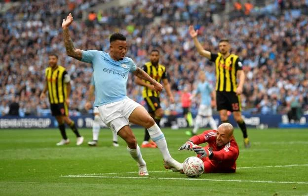 Man City - Watford 6-0: Silva, Jesus, Sterling mang về cú ăn ba cho Pep