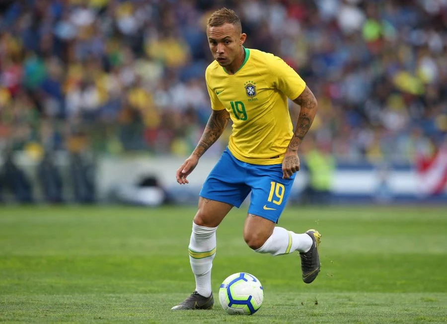 Everton Soares tỏa sáng ở Copa America.