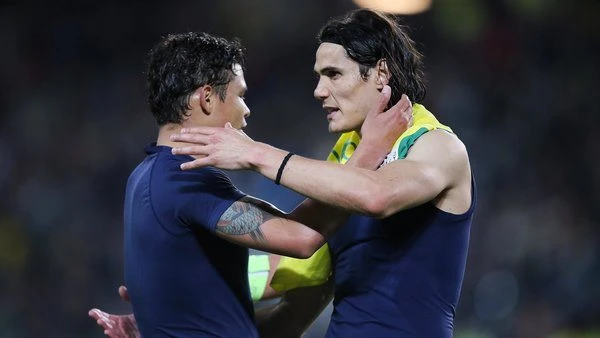 PSG gia hạn Edinson Cavani, nhưng nói không với Thiago Silva