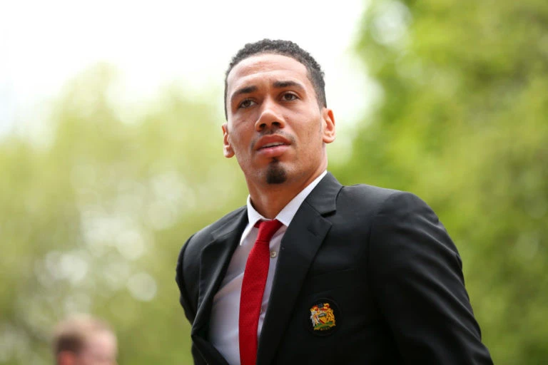 Man United không bán Smalling cho Everton