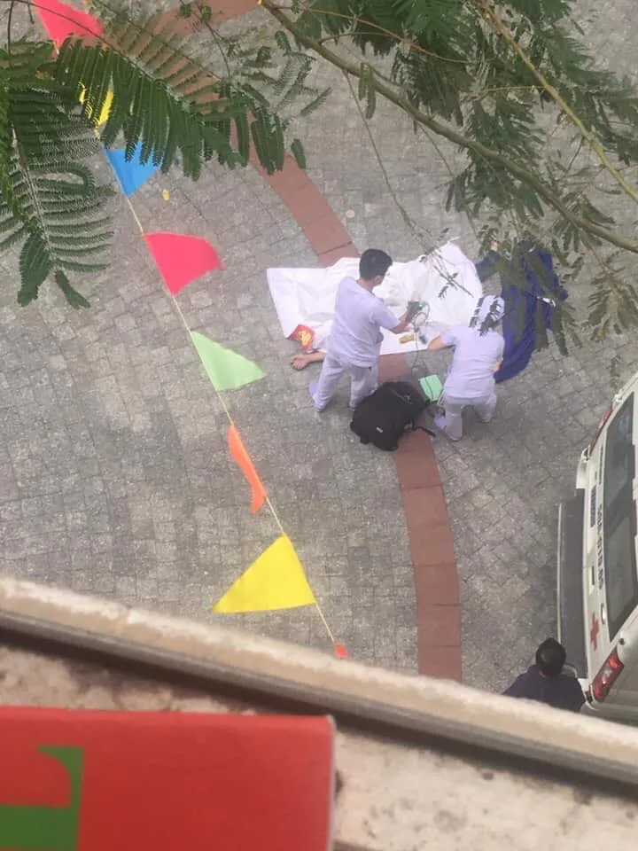 Nam thanh niên rơi từ lầu cao trong khuôn viên HUTECH, tử vong tại chỗ ảnh 3