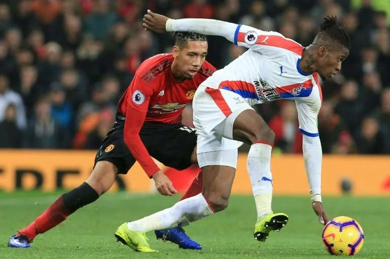 Wilfried Zaha sẽ khó quậy phá ở Pld Trafford